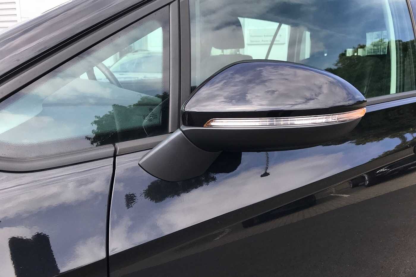 Volkswagen Golf SV