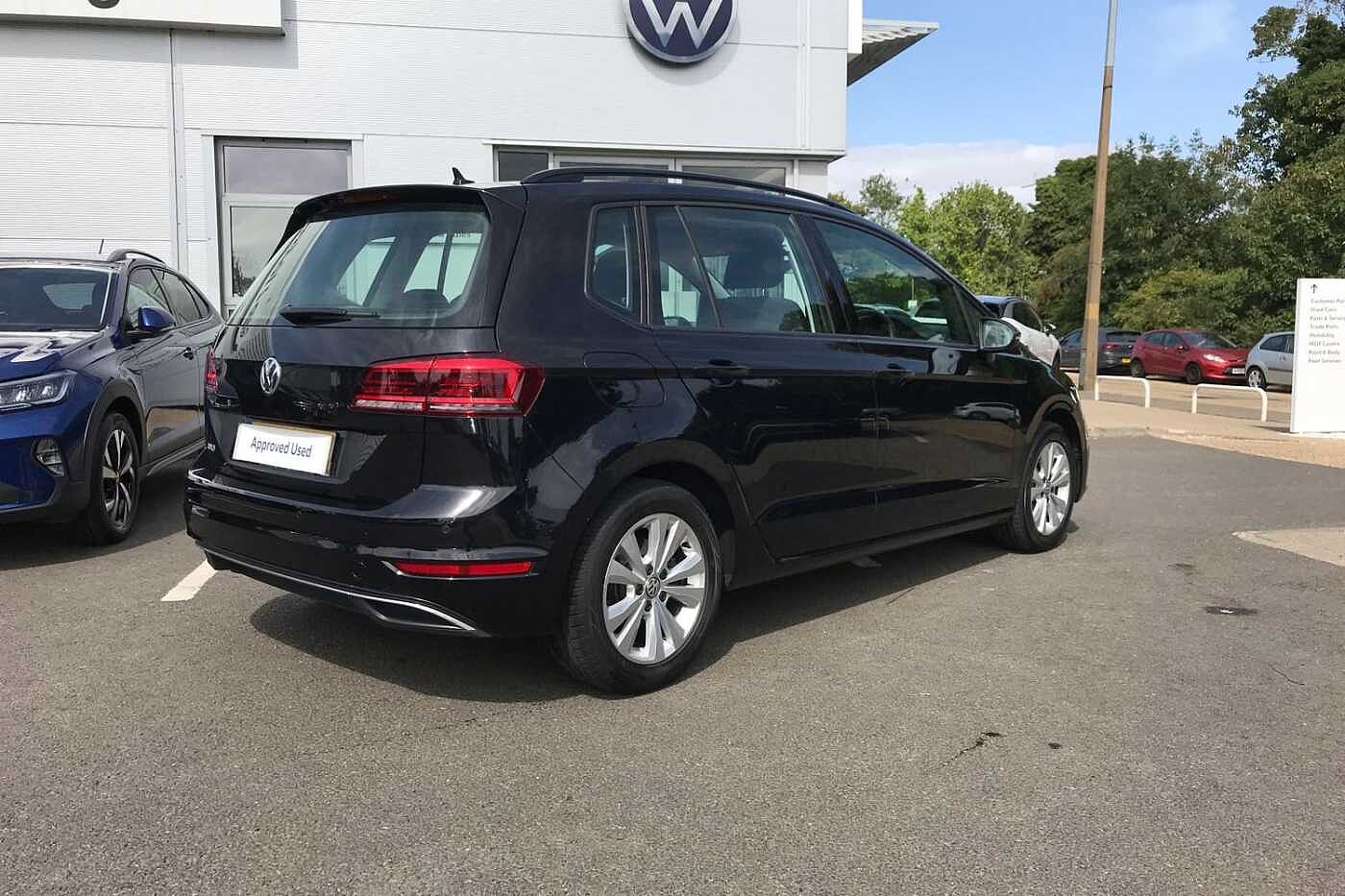 Volkswagen Golf SV